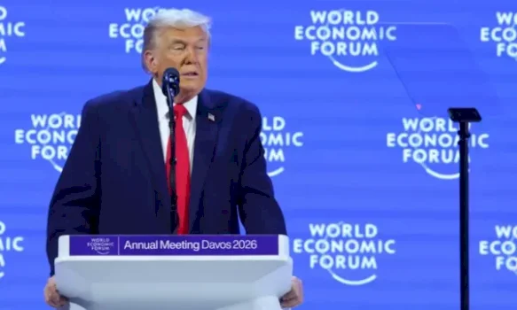 trump-flet-pa-filtera-ne-davos:-shba-te-e-fituan-ldb-ne,-pa-ne-do-te-flisnit-gjermanisht-dhe-japonisht