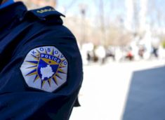 prangosen-dy-burra-ne-peje,-genjyen-per-identitetin-e-nje-tjetri