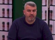 “une-te-isha-vellai-yt-s’te-kisha-lene-te…”/-me-lot-ne-sy,-selin-thyen-heshtjen-ne-dhomen-e-rrefimit-pas-deklaratave-te-rogertit