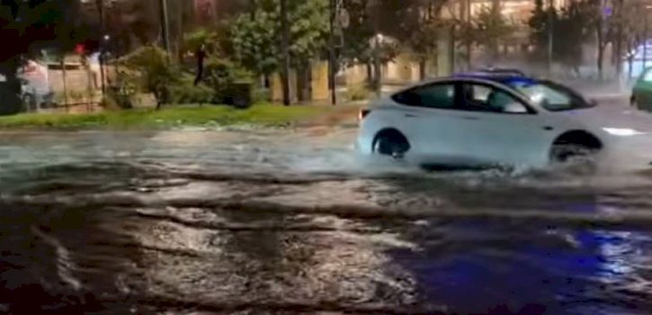 moti-i-keq-ne-greqi,-humbin-jeten-dy-persona