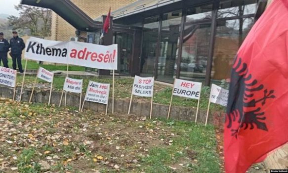 ligjvenesit-amerikane-i-kerkojne-dash-it-t’i-shqyrtoje-pretendimet-per-diskriminim-ndaj-shqiptareve-ne-serbi