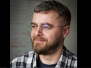 ismail-tasholli-reagon-ndaj-ligjeratave-te-gjykates-speciale-neper-shkolla:-kosova-po-sulmohet-nen-brez