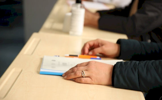 hetuesit-zbarkojne-ne-tri-stacione:-se-shpejti-nis-intervistimi-masiv-per-manipulimin-e-votave-ne-prizren