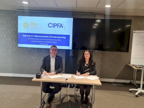 stafi-u-kthye,-auditorja-qendroi-jashte-agjendes-zyrtare:-meditje-shtese-nga-anglia