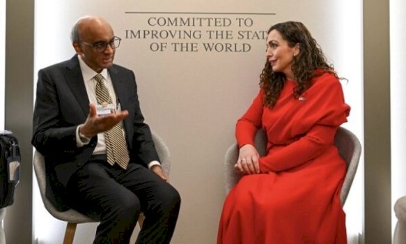 osmani-takohet-me-presidentin-e-singaporit-ne-davos,-ia-kerkon-heqjen-e-vizave-per-kosovaret