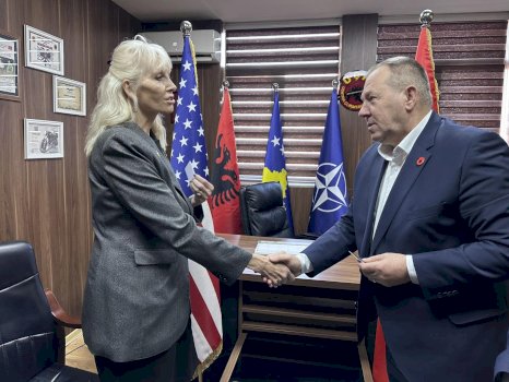 kryeveteranja-amerikane-vjen-ne-kosove-–-viziton-ovl-uck-ne