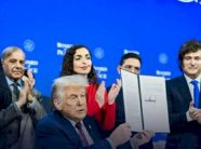 “presidenti-i-paqes”,-shtepia-e-bardhe-ndan-foton-e-trumpit-ku-shihet-edhe-osmani