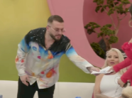 limi-ua-merr-biletat-e-kthimit-pese-banoreve-dhe-ia-dhuron-ato-albes,-si-avantazh-pasi-u-zgjodh-kapiten