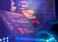 programuesi-nderron-jete-nga-arresti-kardiak-pas-oreve-te-gjata-pune