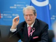 berisha-paralajmeron-vijim-te-tubimeve:-proteste-per-qytetaret