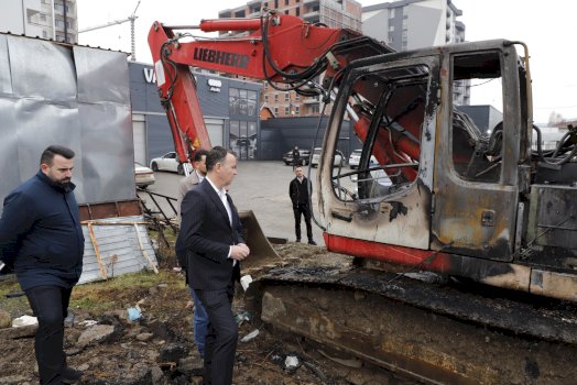 faton-peci-denon-djegien-e-bagerit-ne-mitrovice:-paqe-me-krimin-nuk-do-te-kete,-as-ne-jug-as-ne-veri