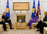 presidentja-osmani-ne-takim-me-shefin-e-osbe-se-ne-kosove,-biseduan-per-rendesine-e-konstituimit-te-institucioneve