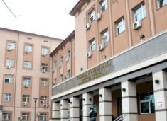 kryeprokurori-i-prishtines-per-arrestimin-e-tre-zyrtareve-te-komunes:-njeri-nga-ta-eshte-zene-ne-flagrance