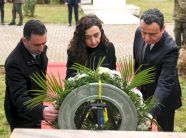 kurti,-osmani-e-basha-nderojne-viktimat-e-holokaustit-ne-diten-nderkombetare-perkujtimore