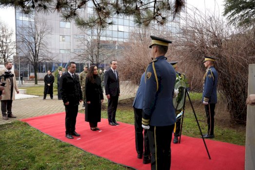 dimal-basha:-perkulemi-me-respekt-para-te-gjitha-viktimave-te-holokaustit