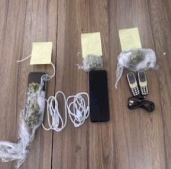 kontrabande-ne-qendren-e-paraburgimit-ne-mitrovice,-konfiskohen-telefona-dhe-marihuane