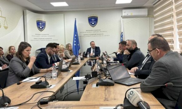 “mos-bej-drama”,-shqyrtimi-i-kundershtimit-te-kandidates-per-anetare-te-kgjk-se-nxit-debat-ne-keshill