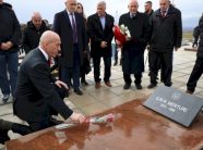 haradinaj-ben-homazhe-ne-rogove:-vazhduam-luften-per-ta-jetesuar-amanetin-e-trimave