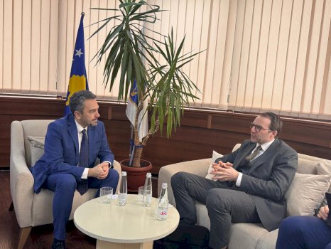 diplomatet-gjermane-e-pergezojne-kqz’ne-per-organizimin,-radoniqi-flet-per-angazhim-intensiv-per-shpalljen-e-rezultateve-perfundimtare