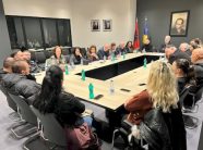 mbledhja-e-kryesise-se-deges-se-ldk-se-ne-ferizaj,-visar-azemi:-vleresuam-dhe-mbeshtetem-qasjen-e-kryetarit-abdixhiku