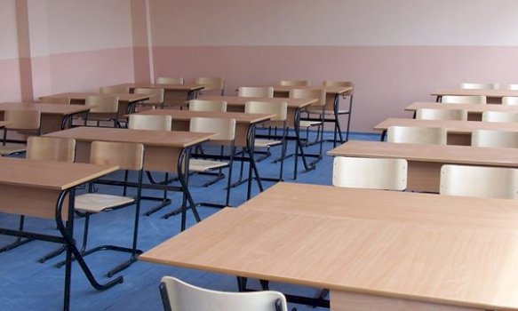 dy-profesore-rrihen-brenda-shkolles-ne-ferizaj