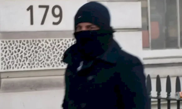 Shqiptari punonte si oficer i emigracionit, por ishte vetë emigrant i paligjshëm – u kishte thënë autoriteteve se ishte nga Kosova