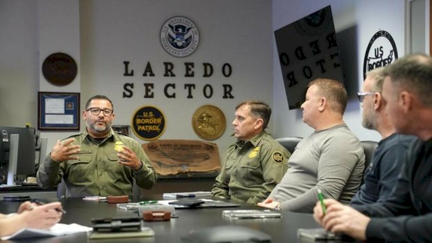 policia-e-kosoves-ftohet-nga-amerikanet-ne-kufirin-shba-meksike,-vezhgon-nga-afer-operacionet