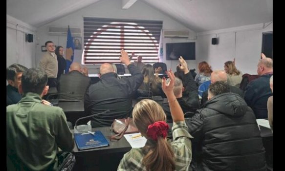 komuna-e-zubin-potokut-perseri-voton-per-largimin-nga-asociacioni-i-komunave-te-kosoves