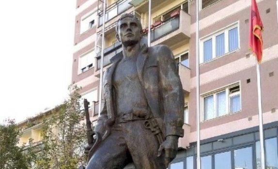 29-vjet-nga-renia-e-heronjve-zahir-pajaziti,-edond-hoxha-e-hakif-zejnullahu