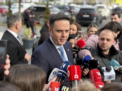 abdixhiku:-kuvendi-vendos-per-te-ardhmen-politike-te-partise,-anetaresia-merr-vendim-e-lire-pa-presion