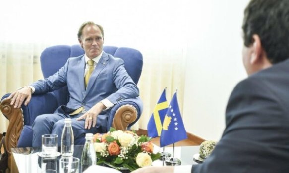 ambasadori-suedez-i-pergjigjet-kurtit:-integrimi-i-arsimit-e-shendetesise-serbe-ne-sistemin-e-kosoves-permes-dialogut-te-brukselit