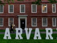 trumpi-kerkon-1-miliard-dollare-demshperblim-nga-harvardi