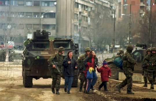 26-vjet-nga-nata-e-tmerrit,-mitrovica-kujton-viktimat-dhe-te-debuarit-nga-veriu