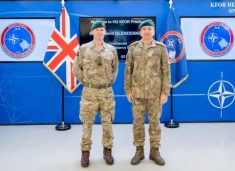 komandanti-i-kfor-it-vlereson-kontributin-e-britanise-ne-sigurine-e-kosoves