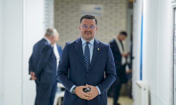 plakolli-i-ldk-se-e-konfirmon-prishjen-e-koalicionit-me-pecin-ne-mitrovice,-shkak-emerimi-“i-njeanshem”-i-drejtorit-per-kulture