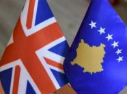 ambasada-britanike-ne-kosove-ka-nje-njoftim-lidhur-me-vizat:-nga-25-shkurti,-vizitoret-pajisen-me-viza-elektronike