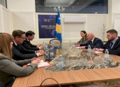 gjini-priti-delegacionin-slloven,-teme-zhvillimet-politike