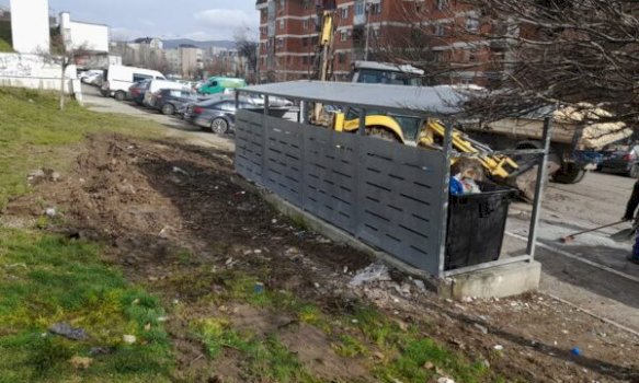 krm-pastrimi-largon-mbeturinat-inerte-nga-kontejneret,-paralajmerohen-gjoba-per-shkelesit