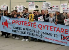 organizatoret-e-protestes-kunder-shtrenjtimit-te-rrymes:-nuk-eshte-proteste-partiake