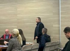 deshmitari-thote-se-arsiq-ia-kishte-maltretuar-djalin-duke-e-detyruar-ta-barte-ne-shpine-nje-person-te-vrare