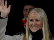 princesha-e-kurores-se-norvegjise-kerkon-falje-pas-presionit-per-miqesine-me-epsteinin