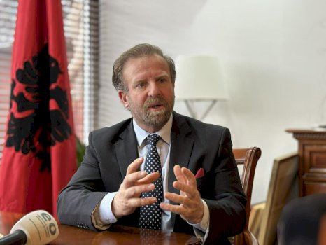 haki-abazi:-kurti-e-riktheu-osmanin-qe-ta-kete-sa-me-afer-per-t’ia-ngulur-nje-thike-pas-shpine