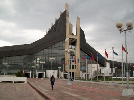 ​zbulohet-fati-i-pallatit-te-rinise,-investimi-gjigant-prej-50-milione-eurosh-dhe-afati-kur-pritet-te-perfundoje-gjithcka