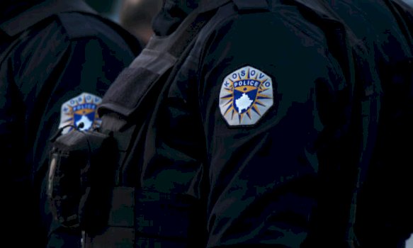 mospagesa-e-pervojes-se-punes,-qindra-police-dorezojne-padi-ne-gjykaten-e-prishtines