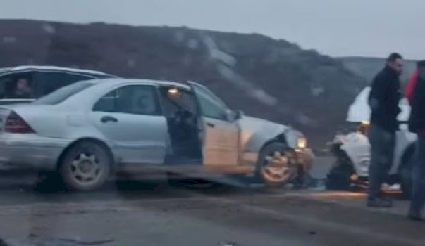 aksident-mes-dy-veturash-ne-dollc-te-klines