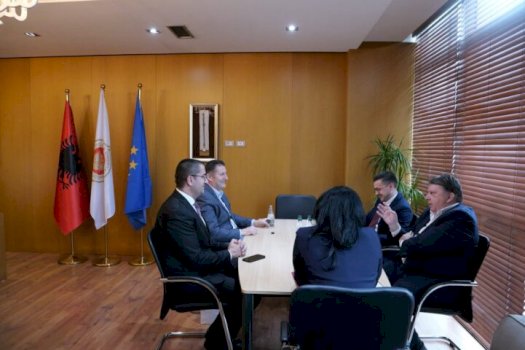 drejtori-i-doganes-se-kosoves-takon-ate-te-shqiperise,-synohet-forcimi-i-partneritetit-per-lehtesimin-e-tregtise