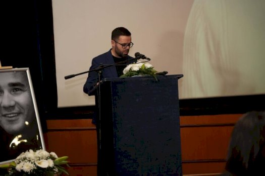 rexha-ne-nje-vjetorin-e-vdekjes-se-gazetarit-osmani:-ikja-e-tij-e-parakohshme-ka-goditur-edhe-komunitetin-e-gjere-gazetaresk