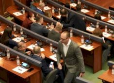 simiq-per-rashiqin:-po-i-jepet-posti-i-ministrit-nje-personi-qe-nuk-e-perfaqeson-popullin-serb