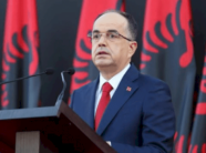 presidenti-i-shqiperise,-bajram-begaj-uron-albulena-haxhiun-per-zgjedhjen-si-kryetare-te-kuvendit