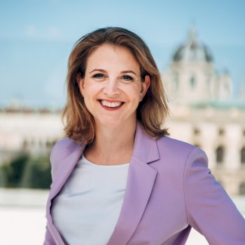 kryediplomatja-austriake-uron-kosoven-per-formimin-e-qeverise-:-tash-kosova-mund-te-ece-perpara-me-reforma-e-ne-dialogun-beograd-prishtine